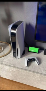 Ps5 avec 2 manettes et fifa22